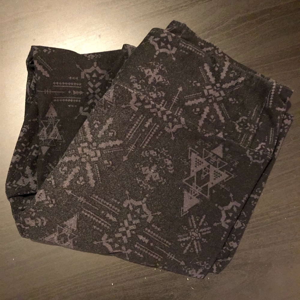 LuLaRoe Arrow Leggings